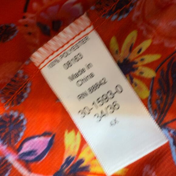 Woman Within Women's Size 4X Red Floral Pleated V Neck Blouse #3471 - Picture 9 of 10